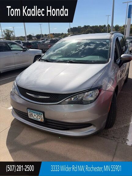 2020 CHRYSLER Voyager