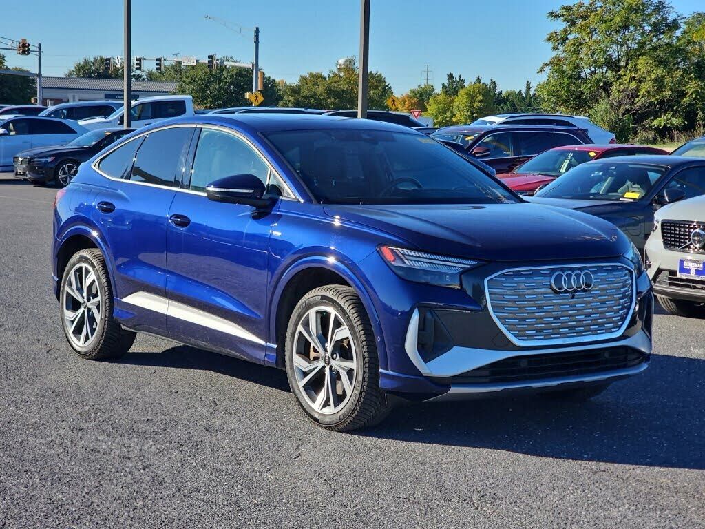 2024 AUDI Q4