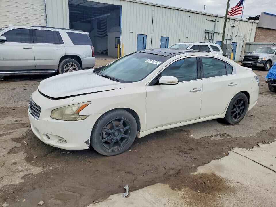 2014 NISSAN Maxima