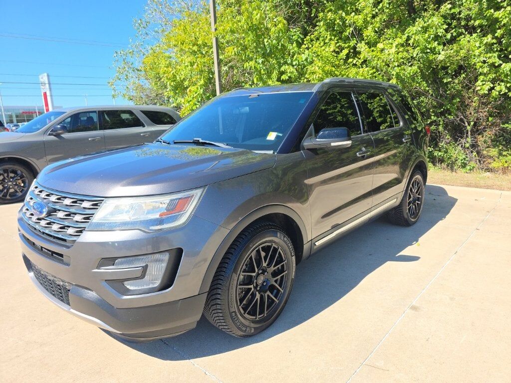 2017 FORD Explorer