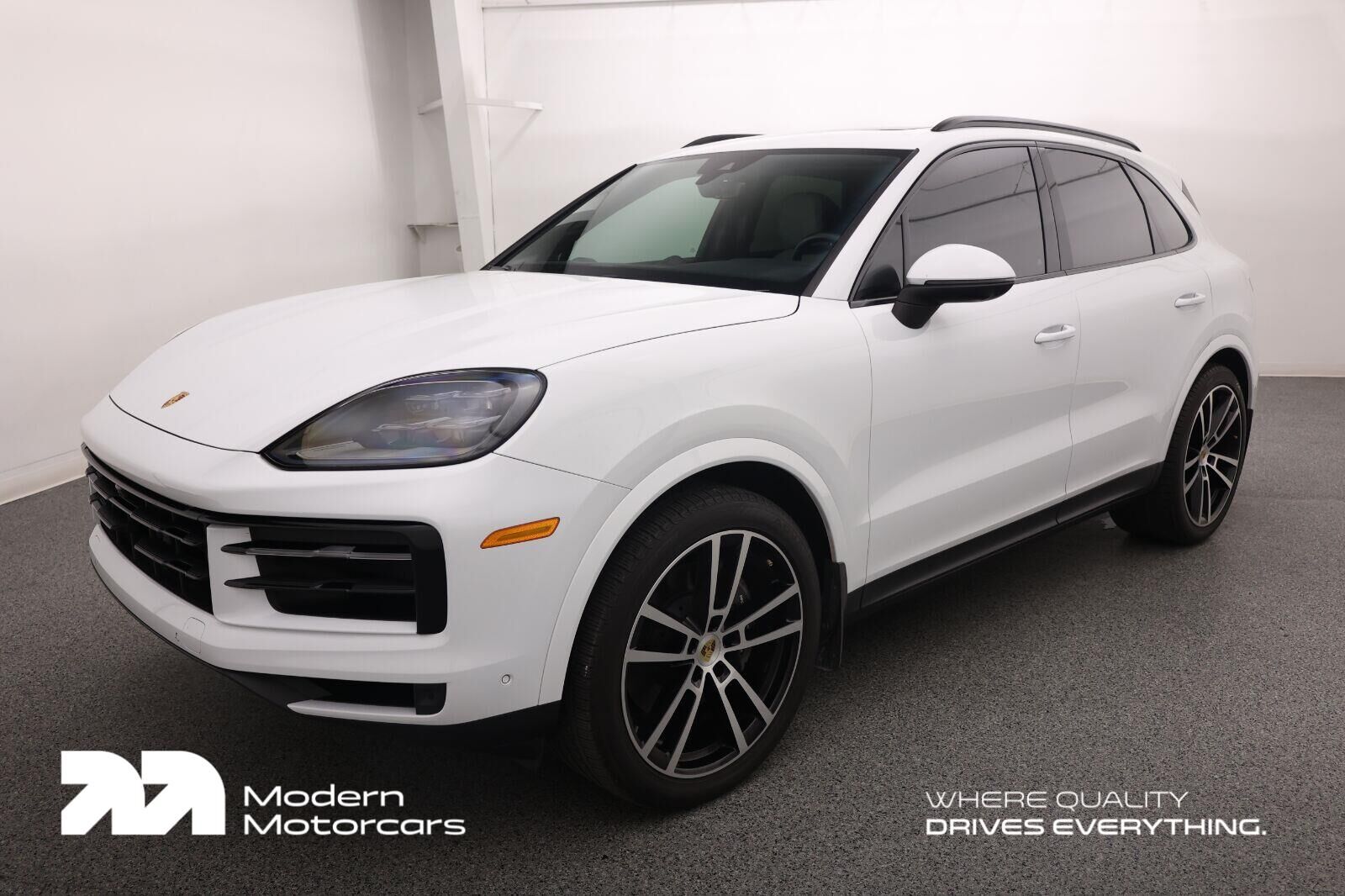2024 PORSCHE Cayenne