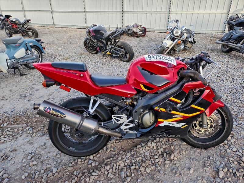 2001 HONDA CB