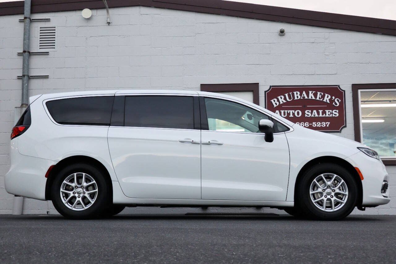 2023 CHRYSLER Pacifica