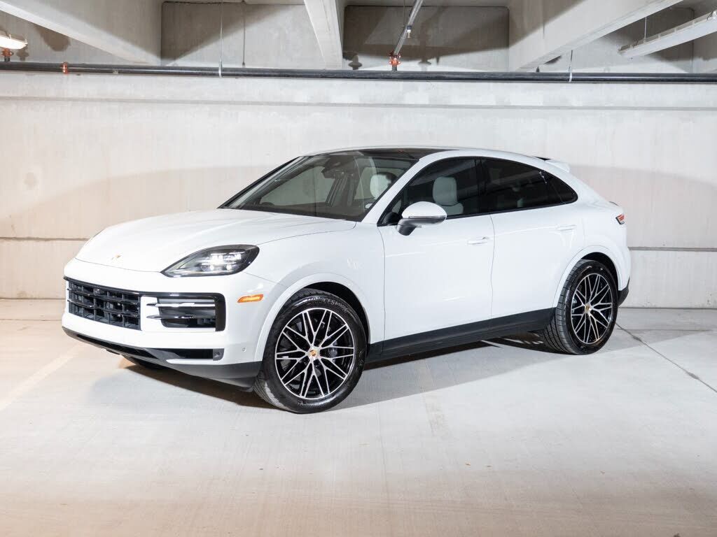 2024 PORSCHE Cayenne