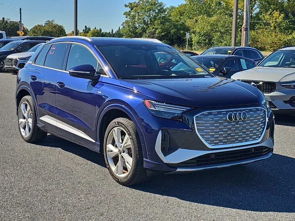 2023 AUDI Q4