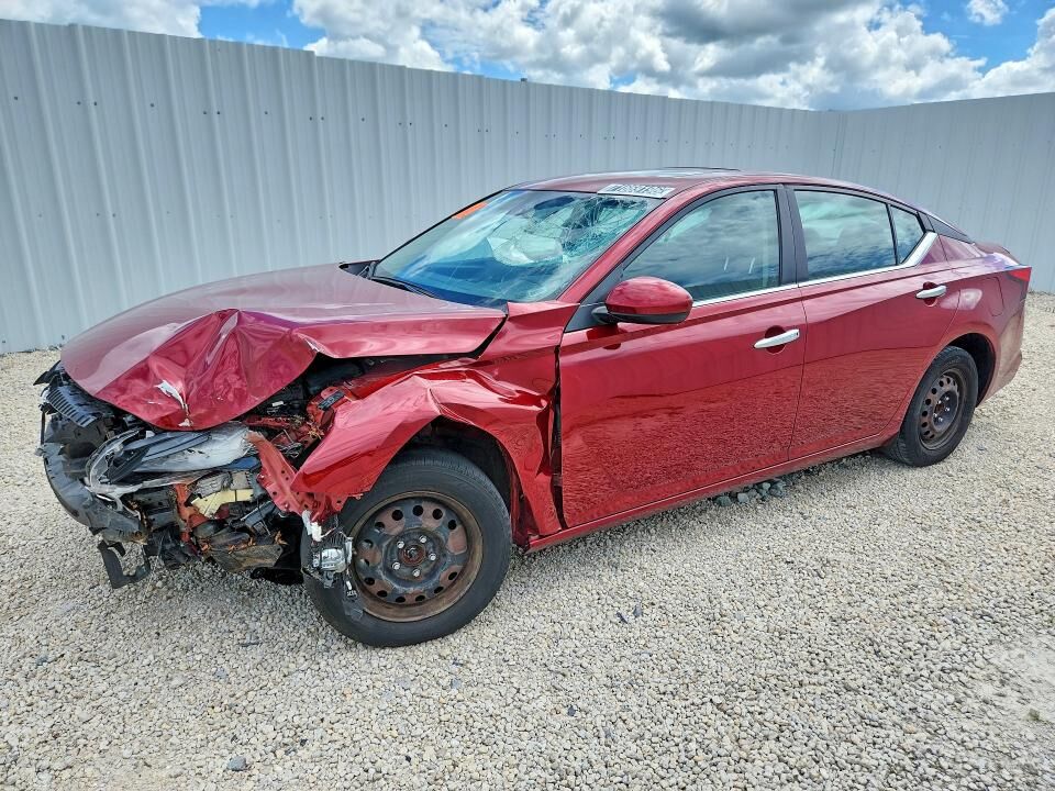 2025 NISSAN Altima