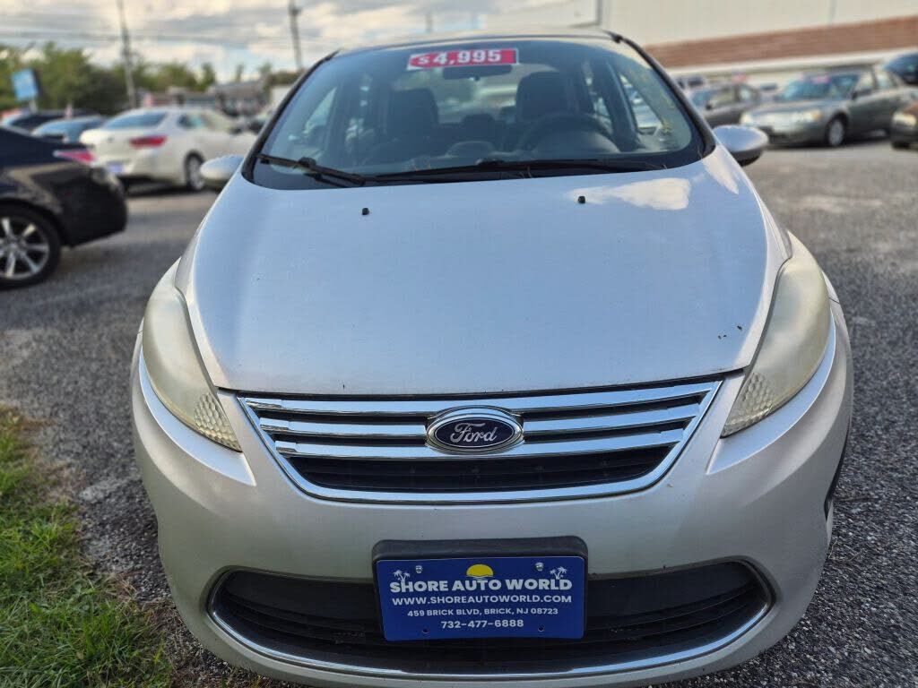 2012 FORD Fiesta