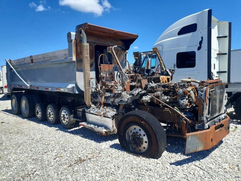 2019 KENWORTH T880