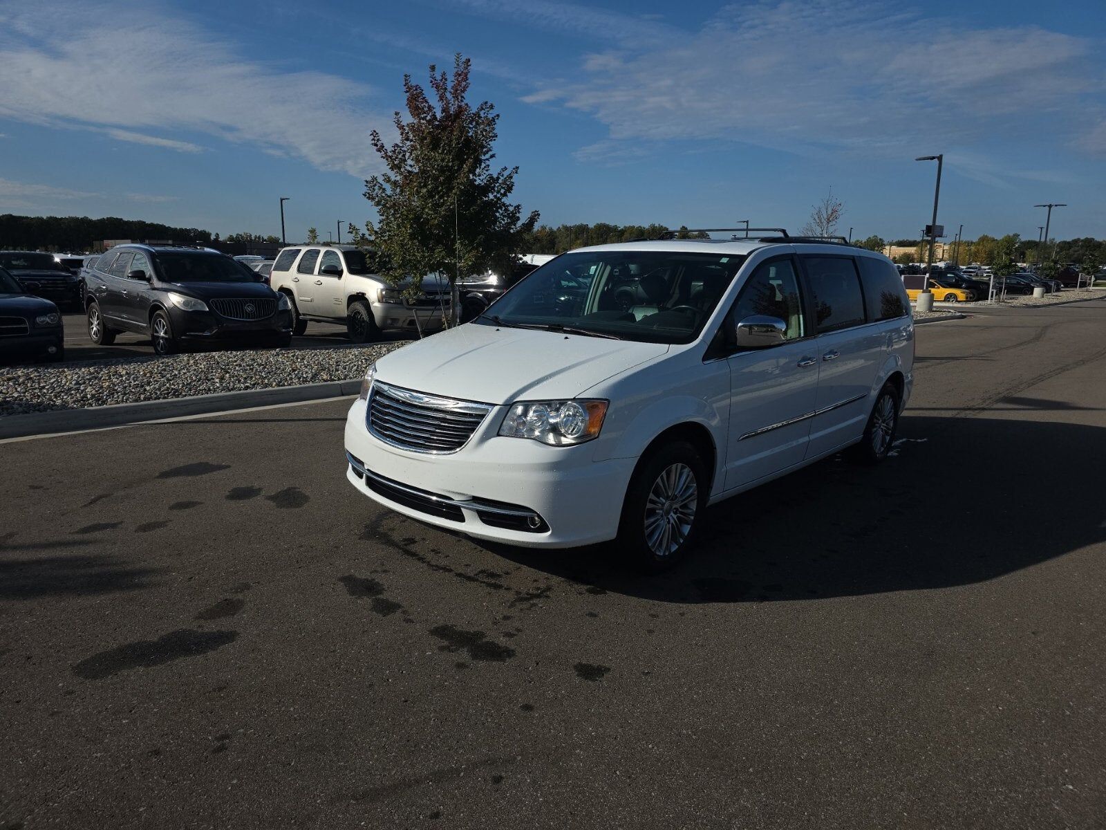 2016 CHRYSLER Town and Country