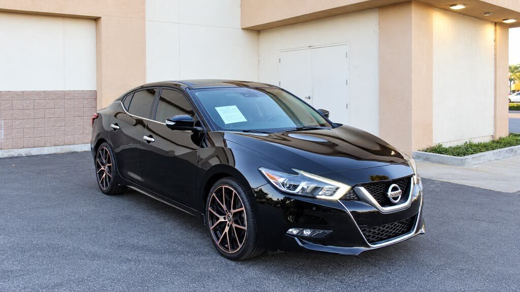 2017 NISSAN Maxima