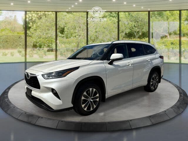 2021 TOYOTA Highlander