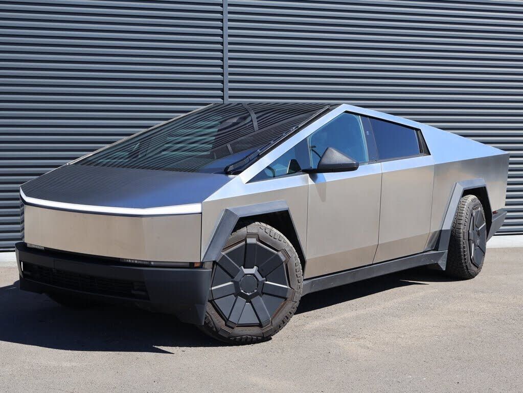 2025 TESLA Cybertruck