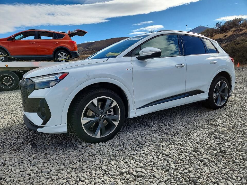 2023 AUDI Q4