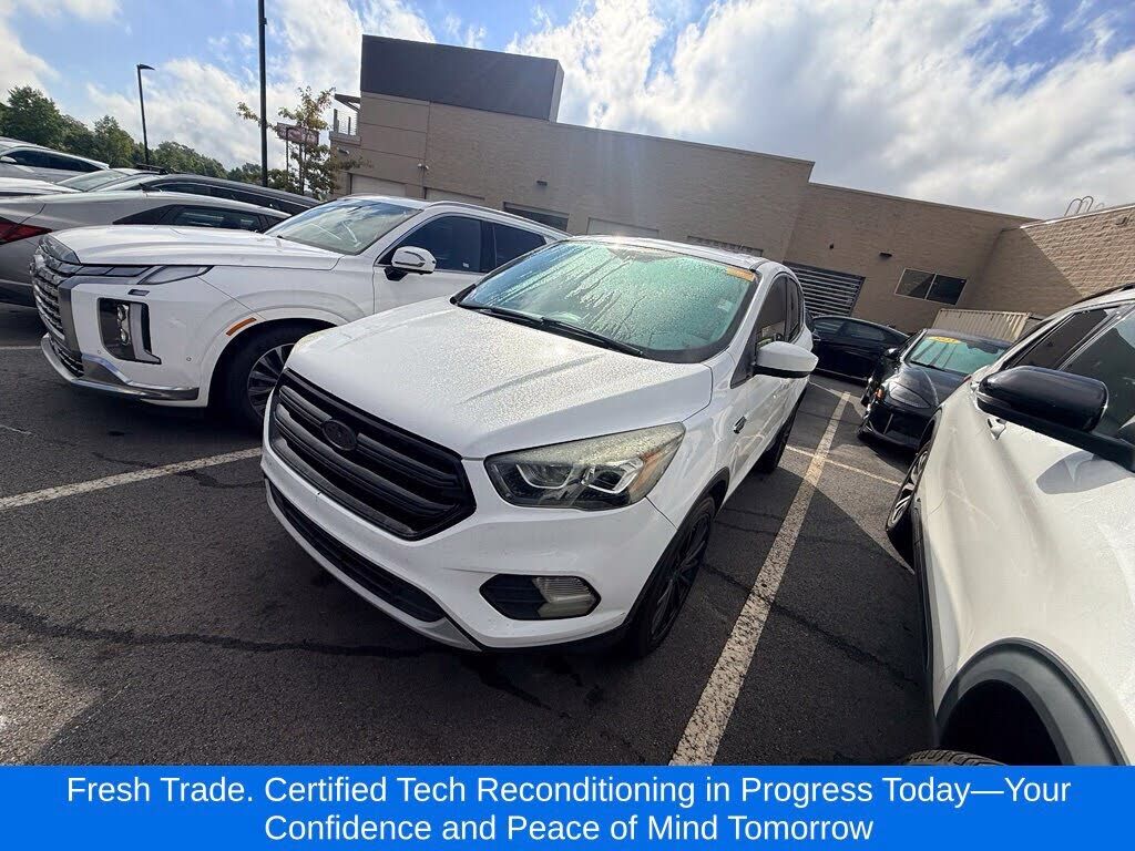 2017 FORD Escape