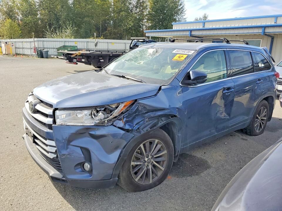 2018 TOYOTA Highlander