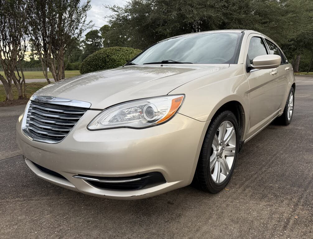 2013 CHRYSLER 200