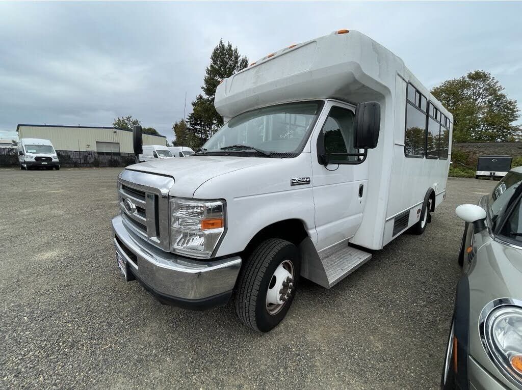 2017 FORD E-350