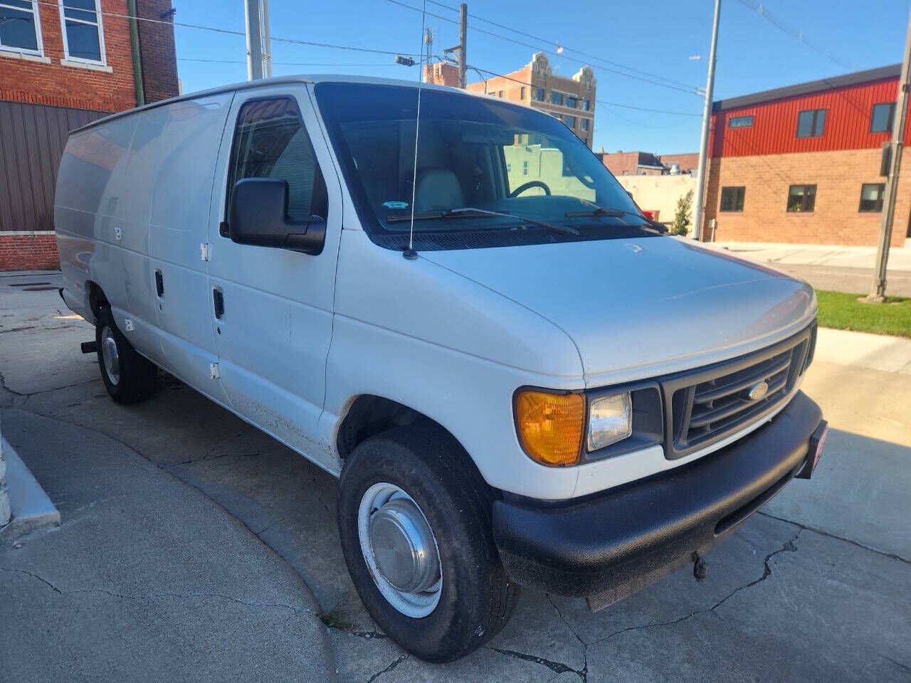 2005 FORD E-350
