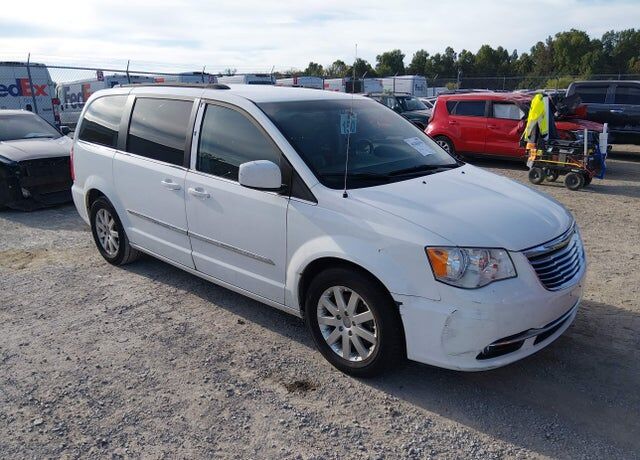 2015 CHRYSLER Town and Country