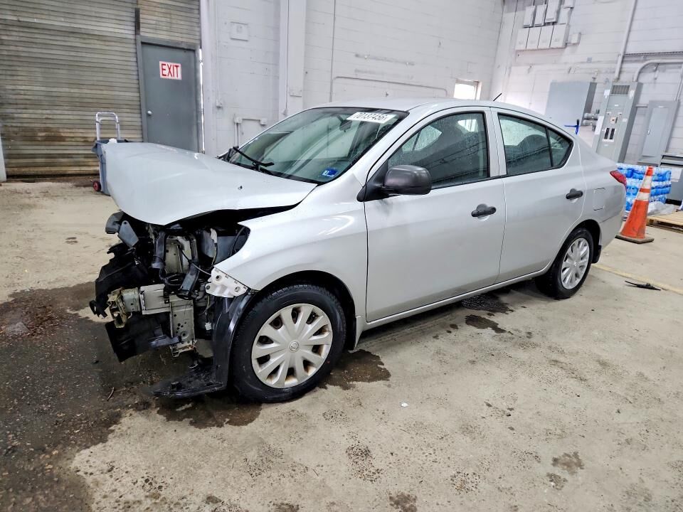 2013 NISSAN Versa