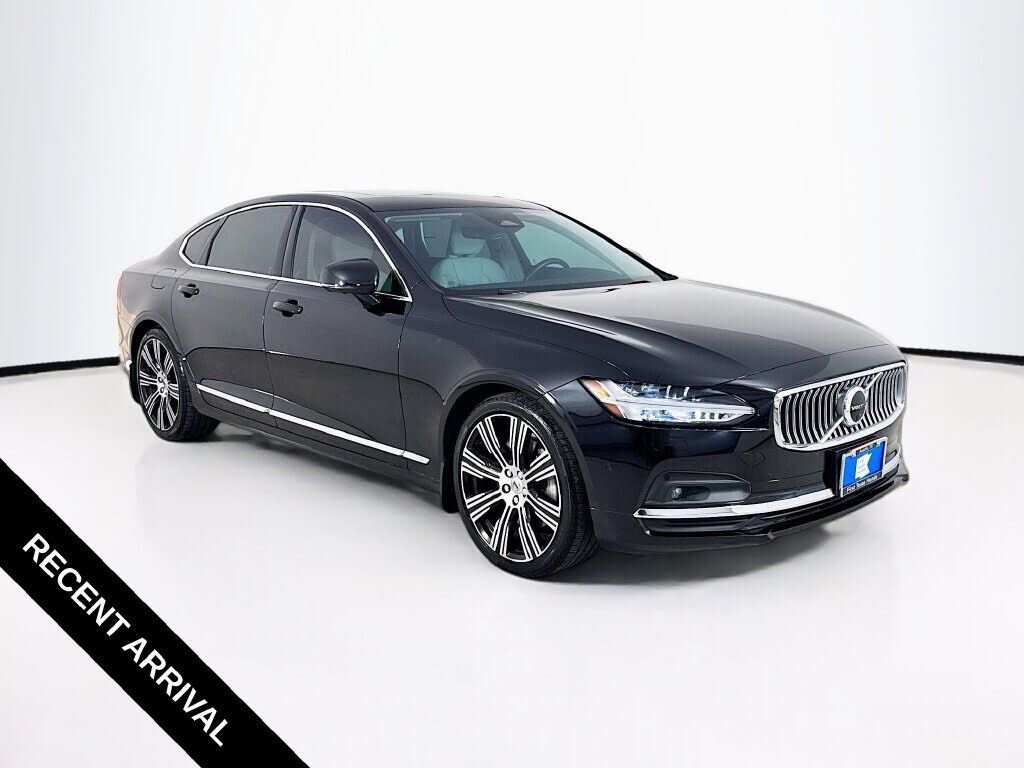 2023 VOLVO S90