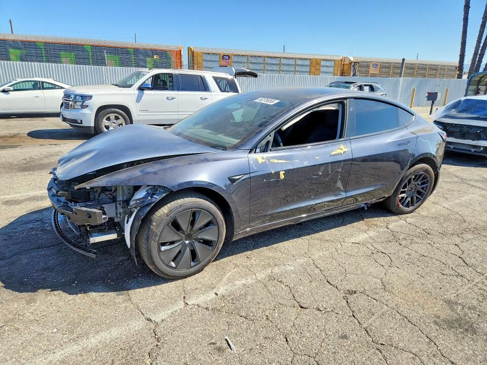 2025 TESLA Model 3