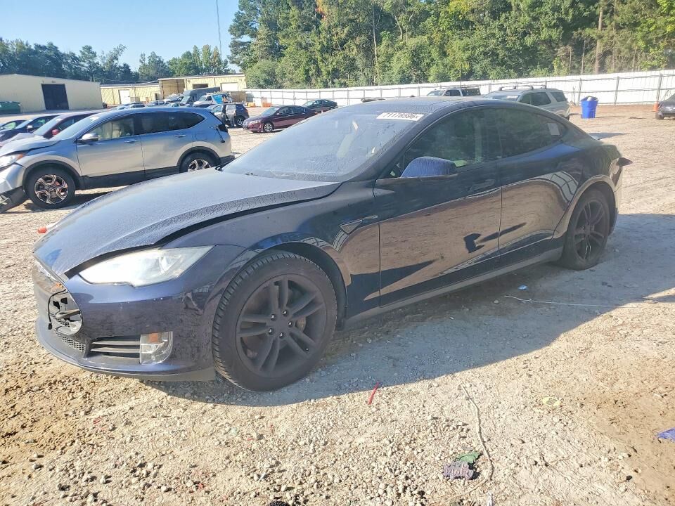 2014 TESLA Model S