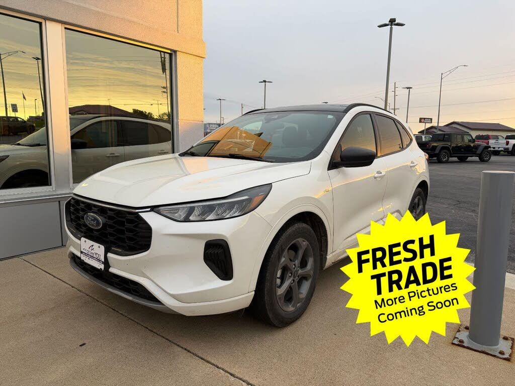 2024 FORD Escape