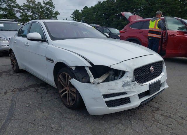2017 JAGUAR XE