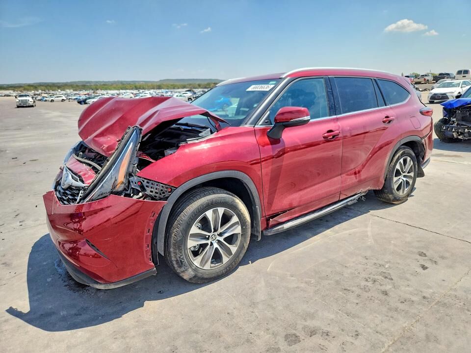 2022 TOYOTA Highlander
