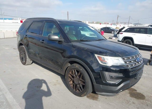 2017 FORD Explorer