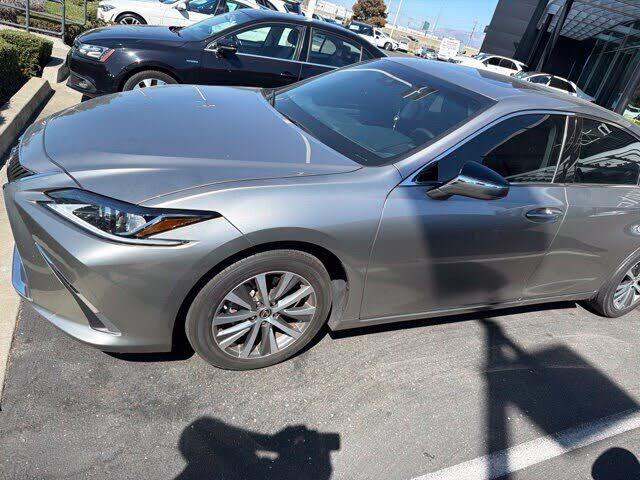 2020 LEXUS ES