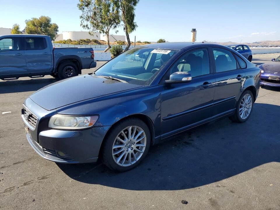 2010 VOLVO S40