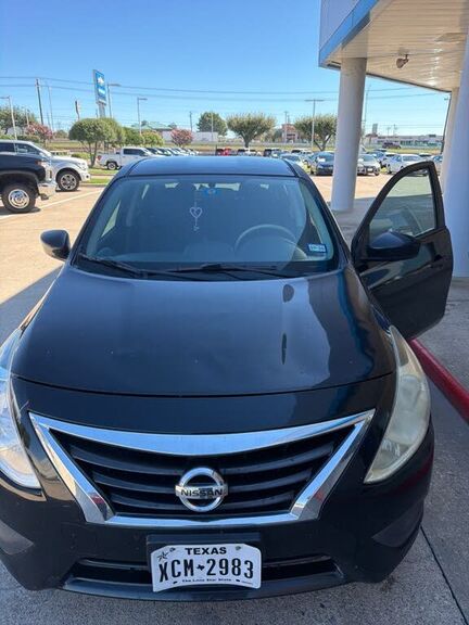 2017 NISSAN Versa