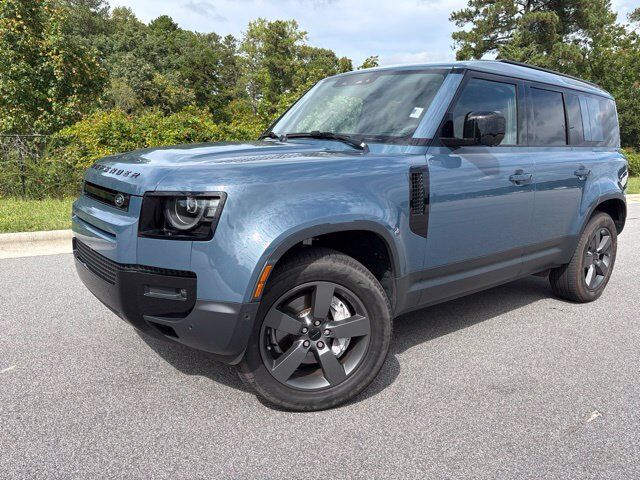 2026 LAND ROVER Defender