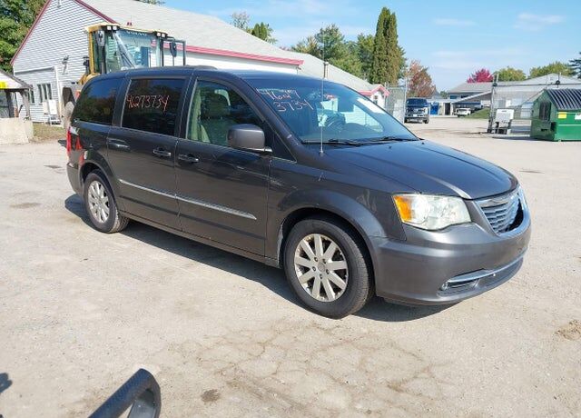 2016 CHRYSLER Town and Country