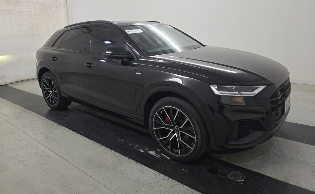 2022 AUDI Q8