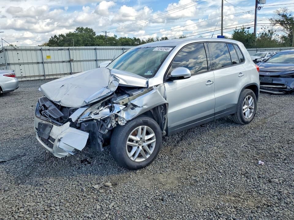 2011 VOLKSWAGEN Tiguan