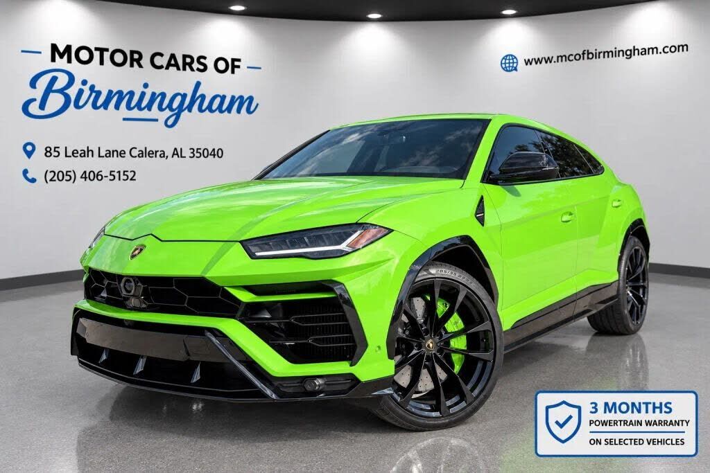 2022 LAMBORGHINI URUS