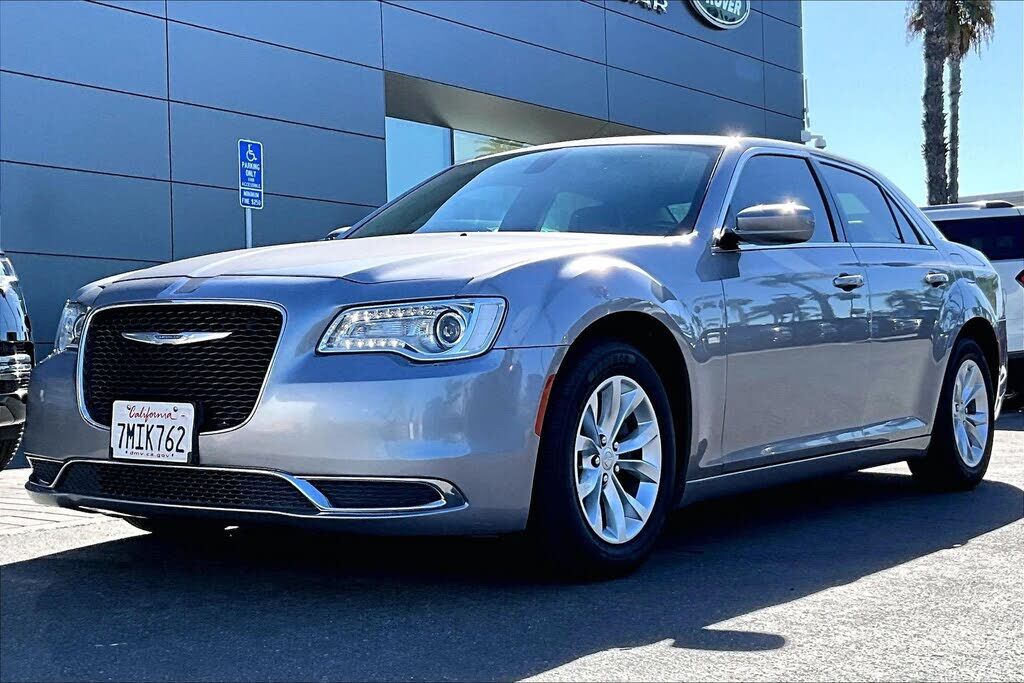 2016 CHRYSLER 300