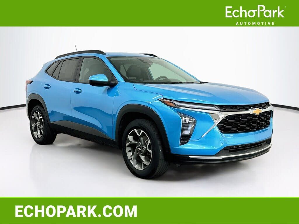 2025 CHEVROLET Trax