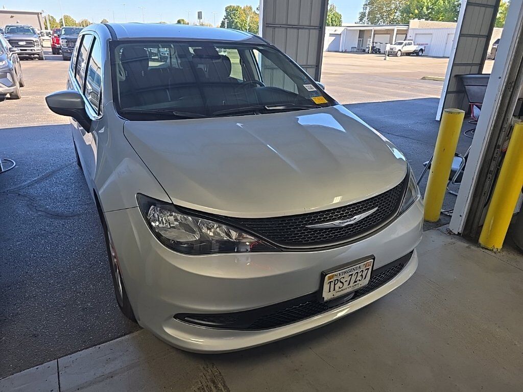 2023 CHRYSLER Voyager