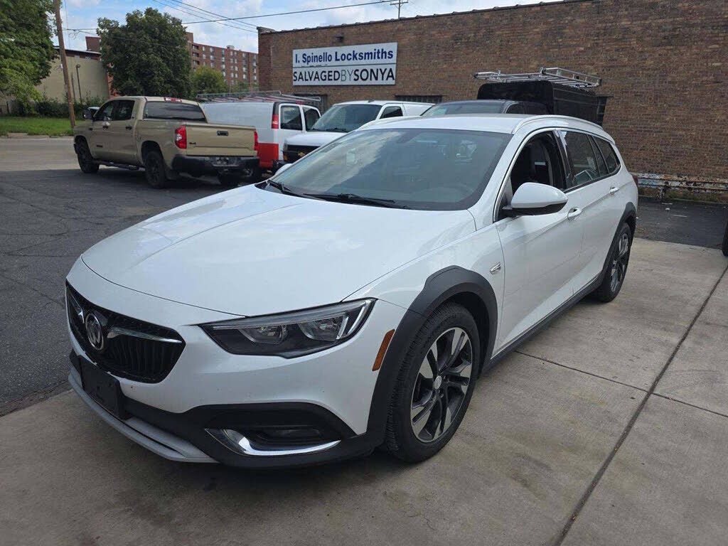 2018 BUICK Regal TourX