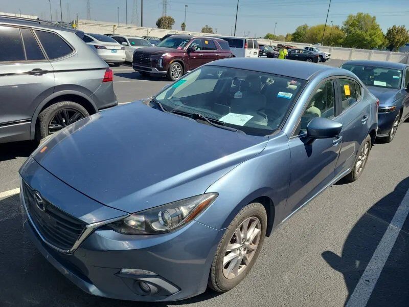 2015 MAZDA Mazda3