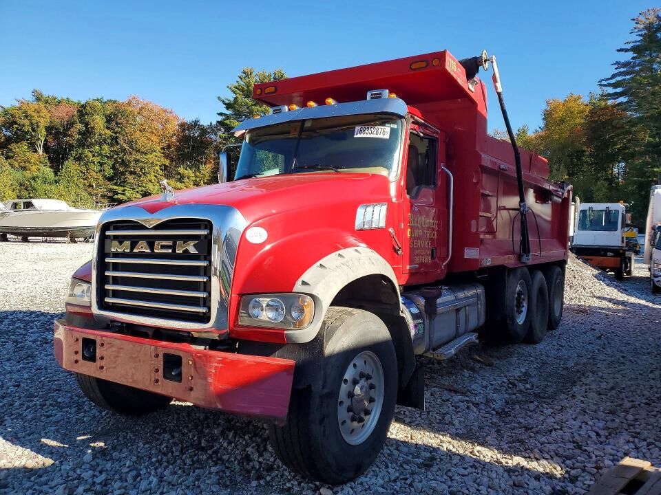 2021 MACK Granite