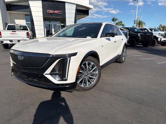2024 CADILLAC Lyriq
