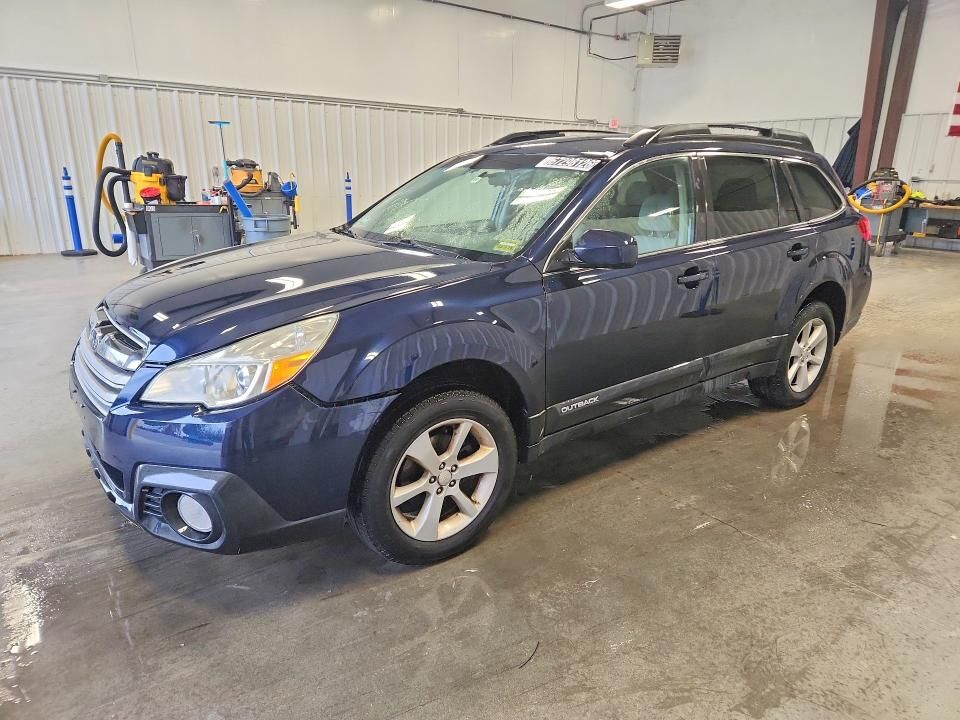 2013 SUBARU Outback