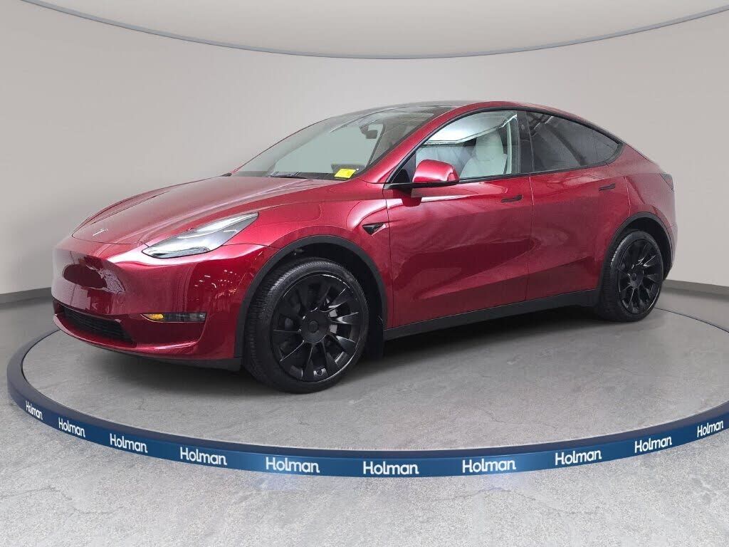 2024 TESLA Model Y