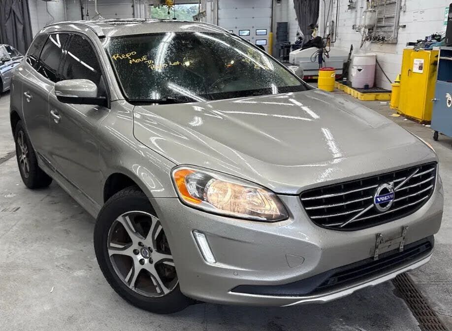 2015 VOLVO XC60