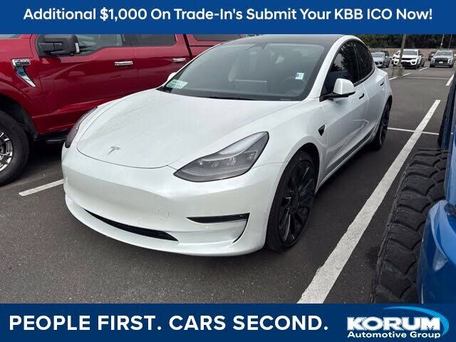 2022 TESLA Model 3